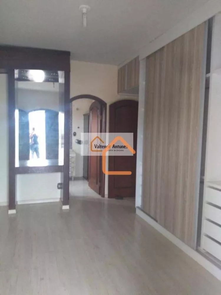 Casa à venda com 5 quartos, 340m² - Foto 2