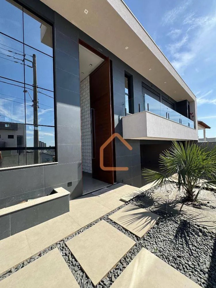 Casa, 3 quartos, 288 m² - Foto 1