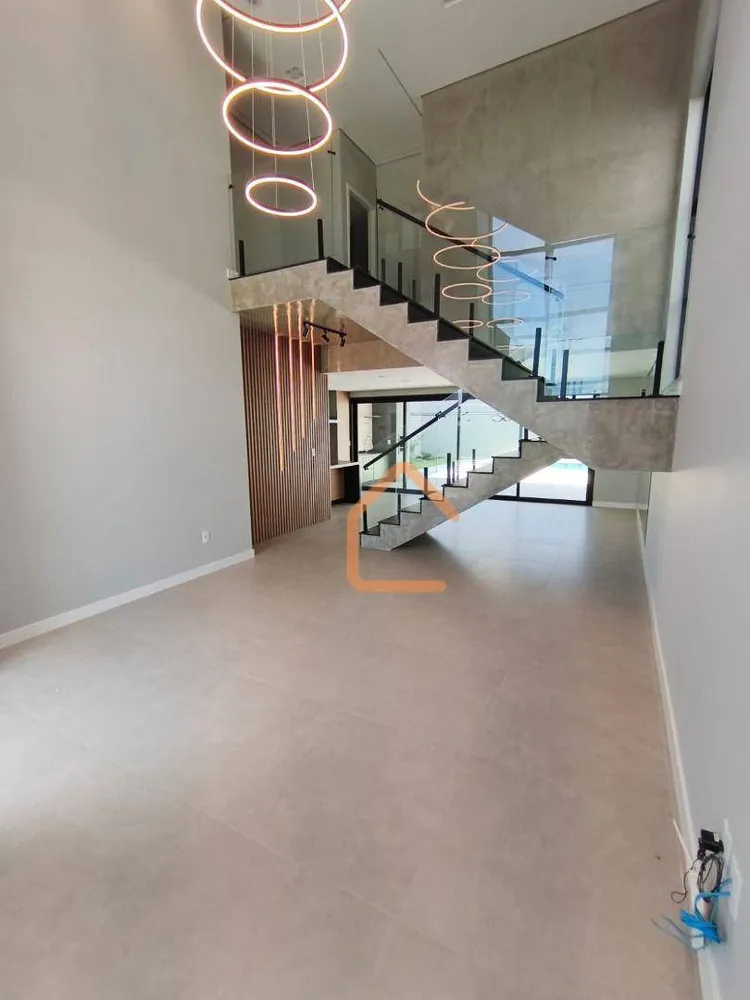 Casa, 3 quartos, 236 m² - Foto 1