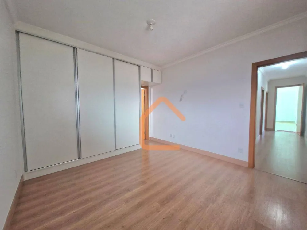 Casa, 3 quartos, 237 m² - Foto 3