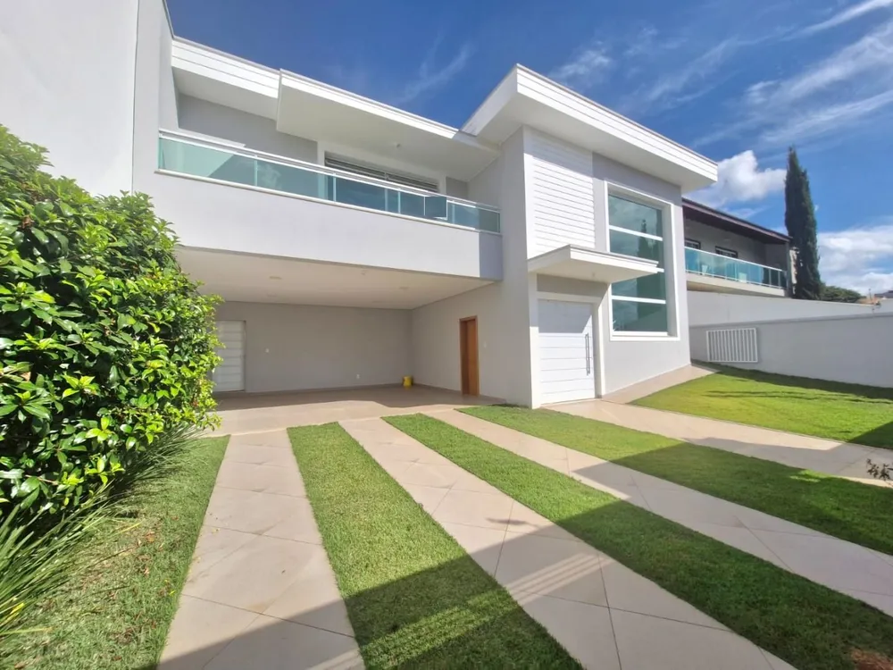 Casa, 3 quartos, 237 m² - Foto 1