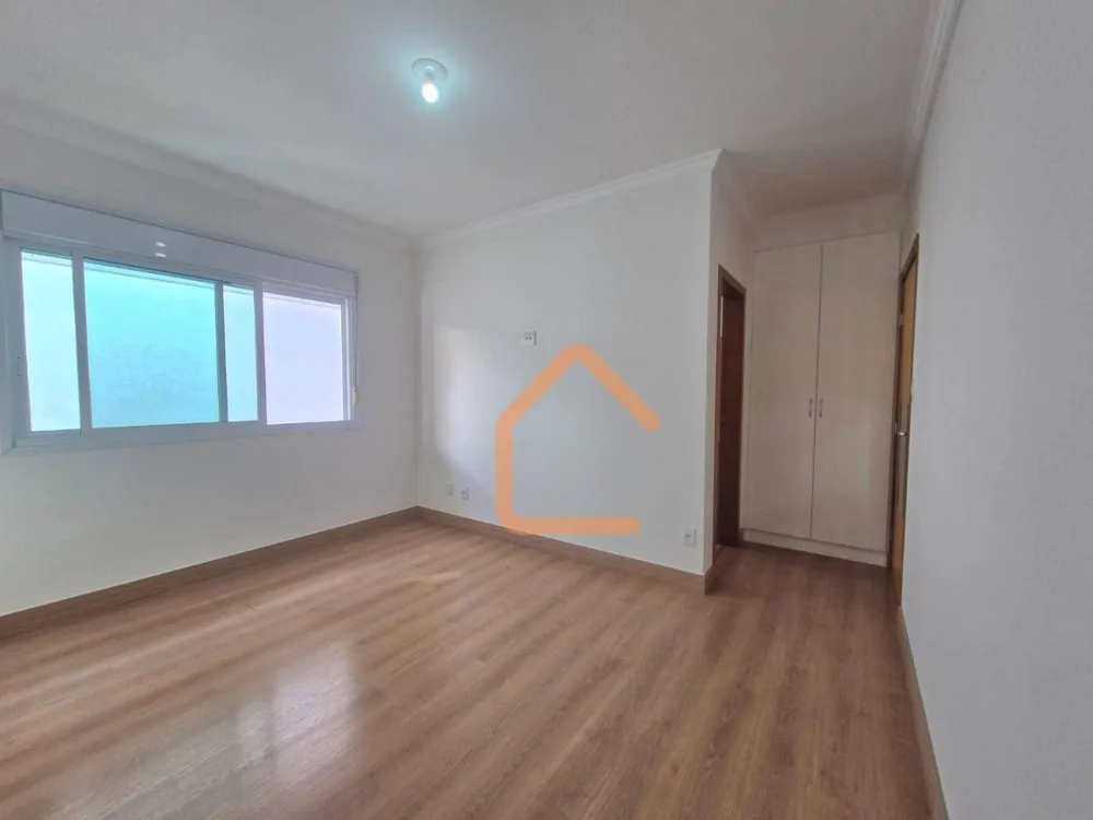 Casa, 3 quartos, 237 m² - Foto 4