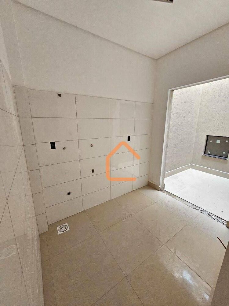 Apartamento à venda com 2 quartos, 67m² - Foto 4