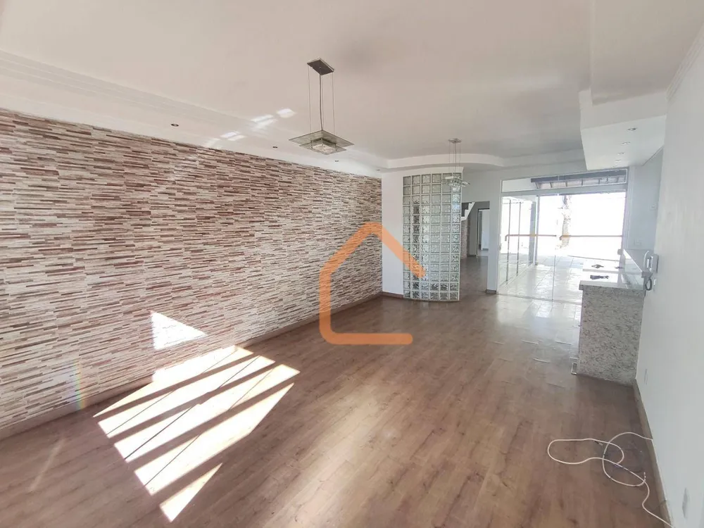 Casa, 4 quartos, 306 m² - Foto 1