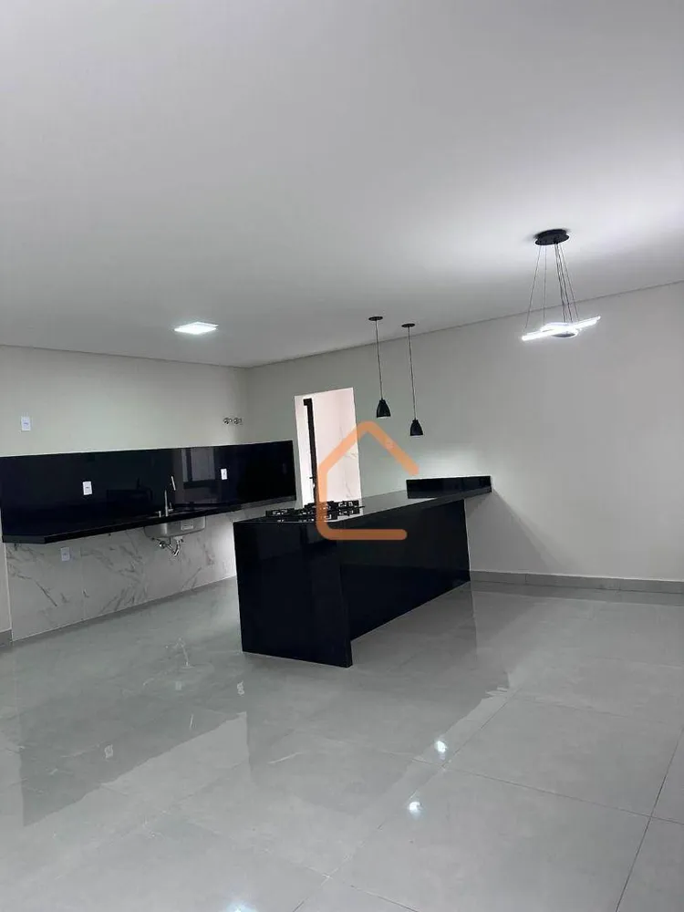 Casa, 3 quartos, 180 m² - Foto 3