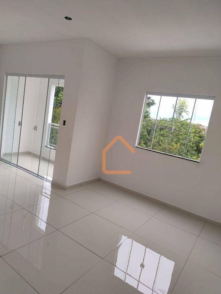 Casa à venda com 3 quartos, 127m² - Foto 1