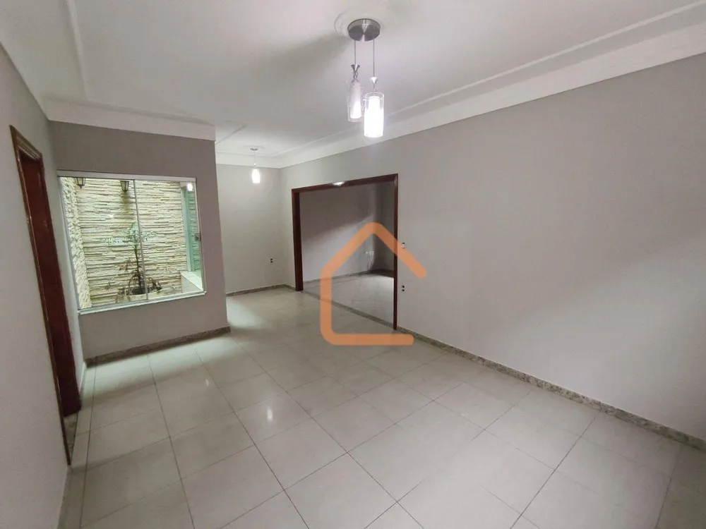 Casa, 3 quartos, 179 m² - Foto 2