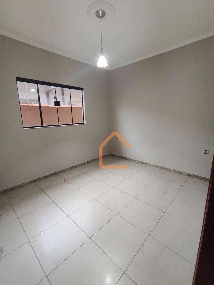 Casa, 3 quartos, 179 m² - Foto 2