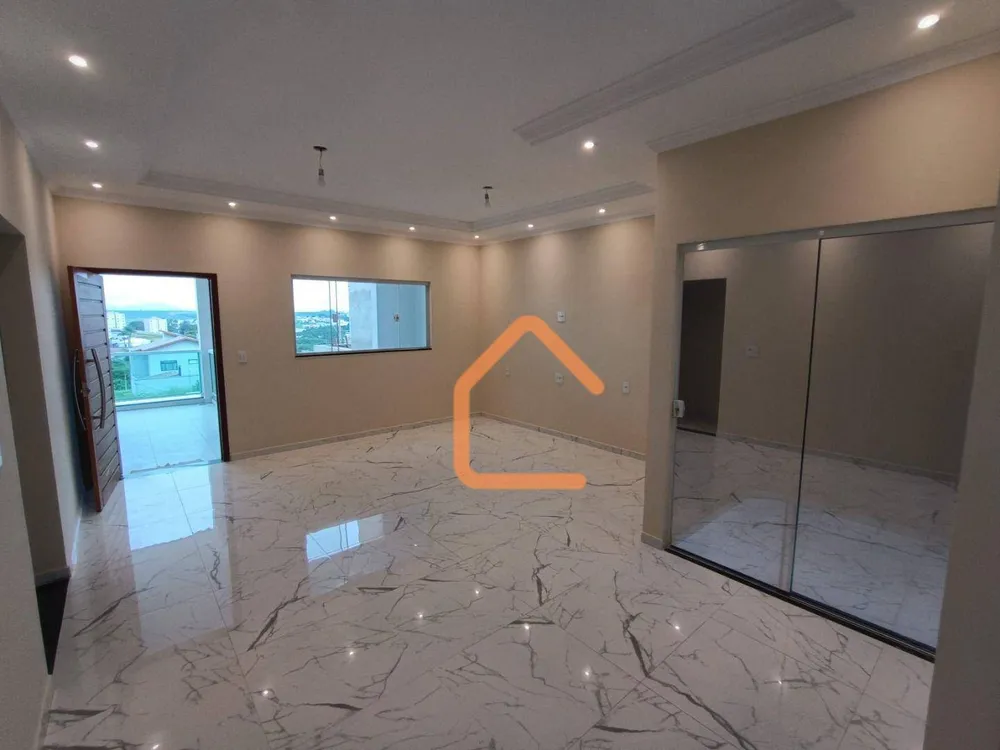 Casa, 3 quartos, 210 m² - Foto 1