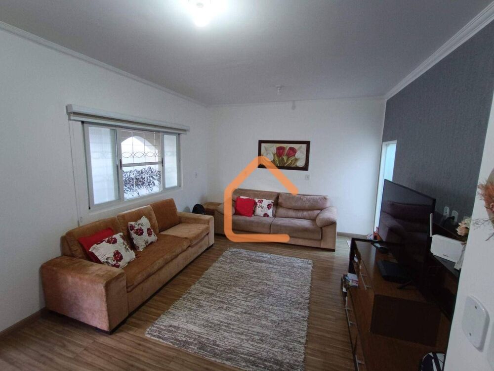 Casa à venda com 3 quartos, 230m² - Foto 3