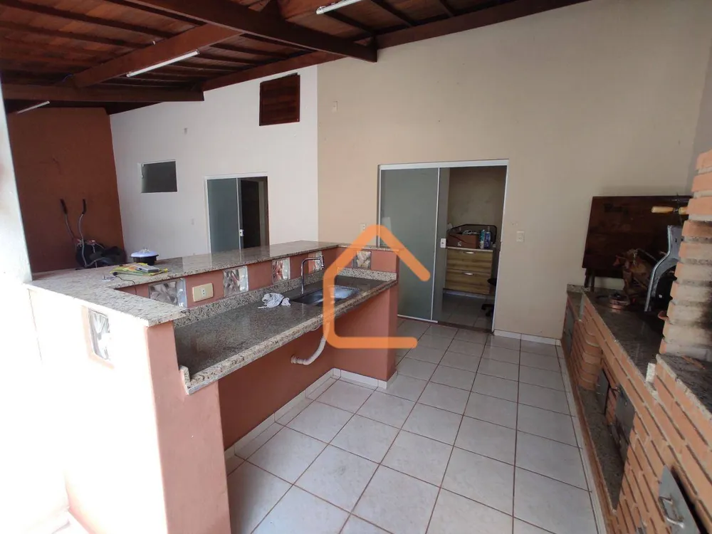 Casa, 3 quartos, 245 m² - Foto 3