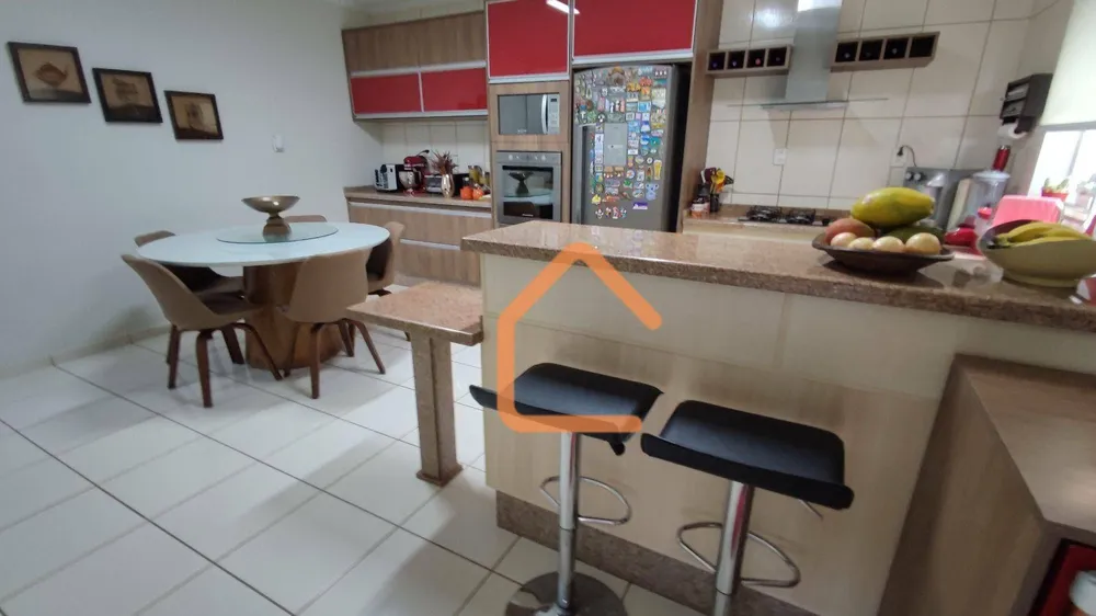 Casa, 3 quartos, 270 m² - Foto 12