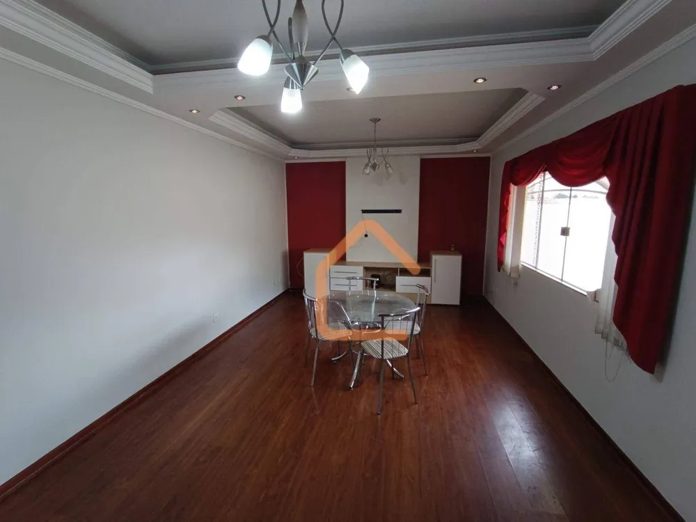 Casa, 3 quartos, 220 m² - Foto 3