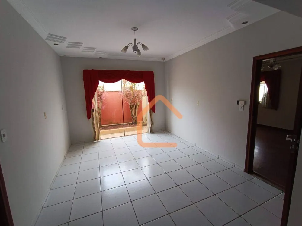 Casa, 3 quartos, 220 m² - Foto 4