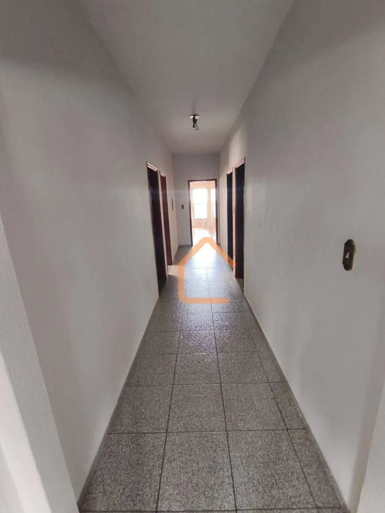 Casa, 3 quartos, 205 m² - Foto 3