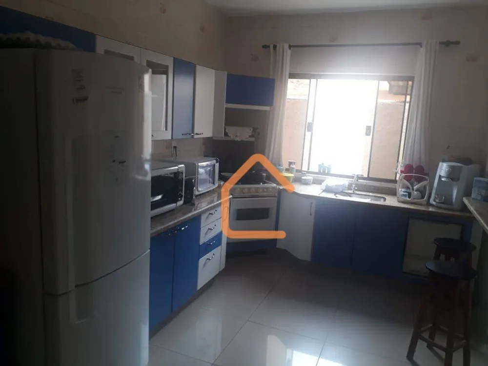 Casa, 3 quartos, 187 m² - Foto 2