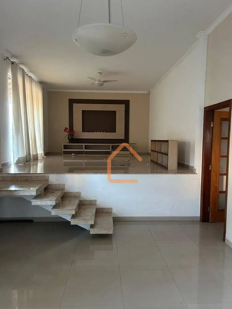 Casa, 3 quartos, 230 m² - Foto 1