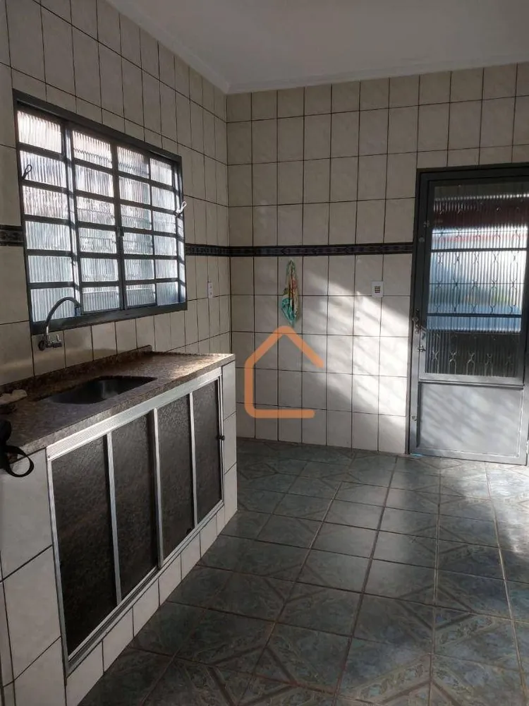 Casa, 3 quartos, 193 m² - Foto 2