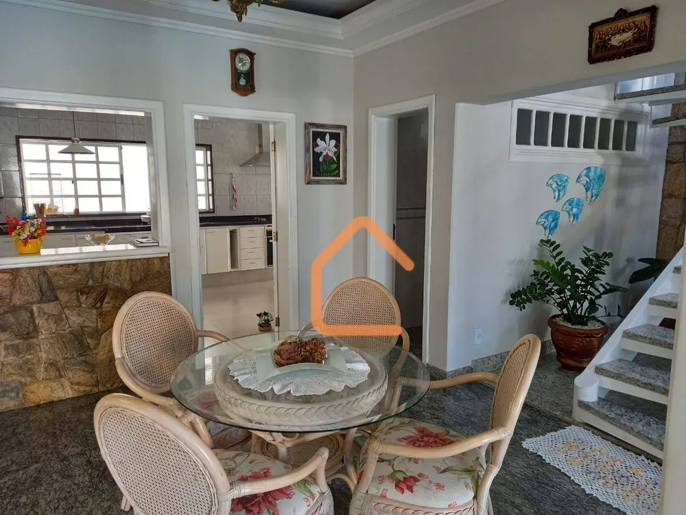Casa, 3 quartos, 251 m² - Foto 2