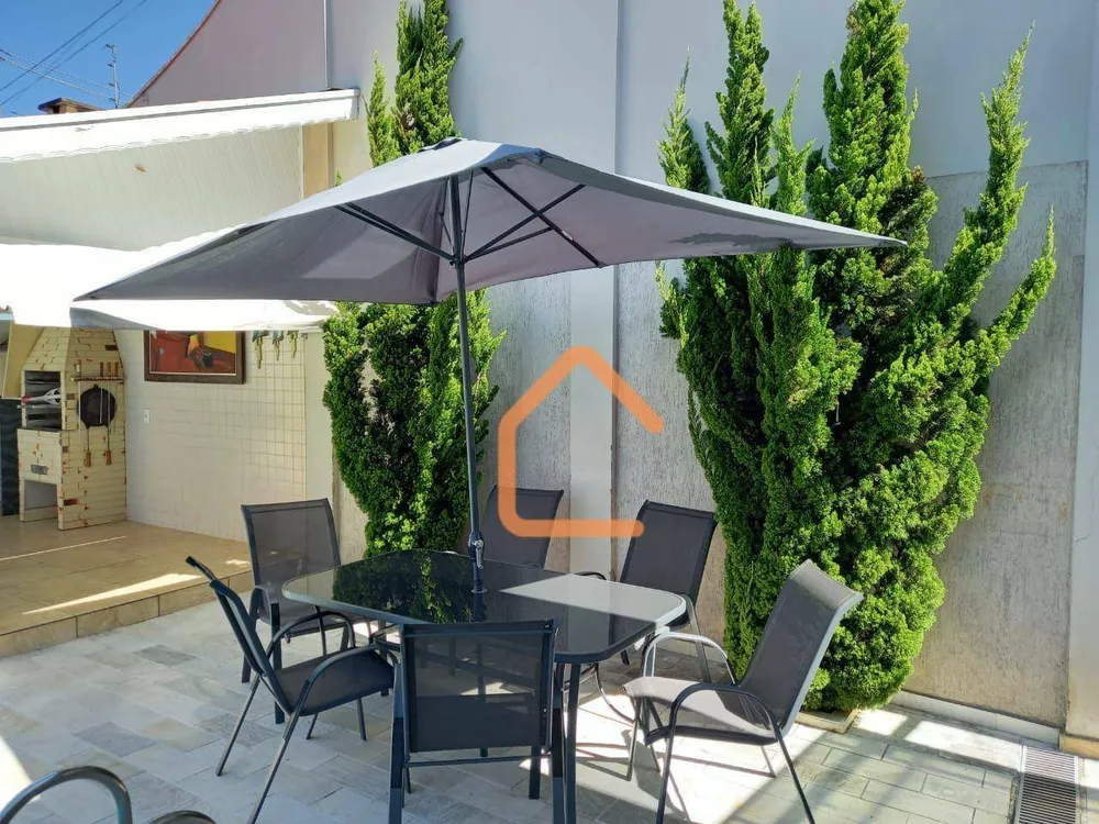 Casa, 3 quartos, 251 m² - Foto 1