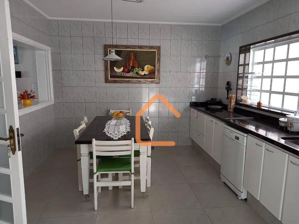 Casa, 3 quartos, 251 m² - Foto 3