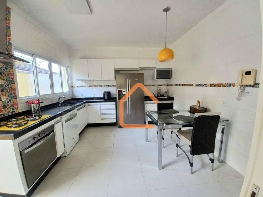 Casa, 3 quartos, 226 m² - Foto 2