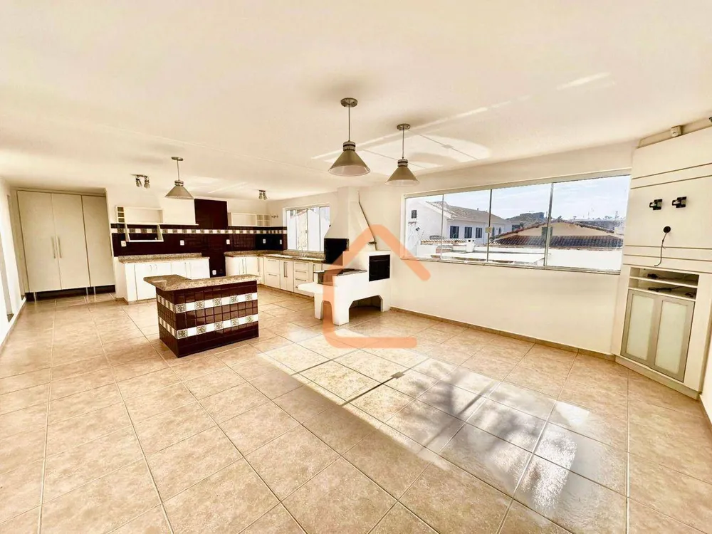 Casa, 3 quartos, 426 m² - Foto 1