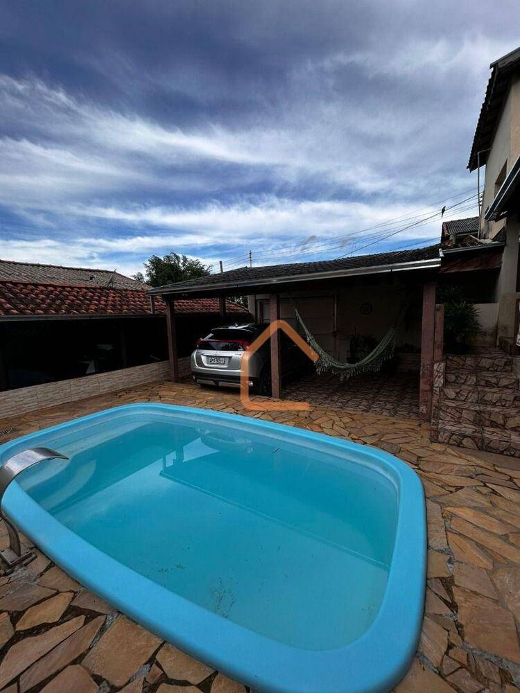 Chácara à venda com 4 quartos, 480m² - Foto 1