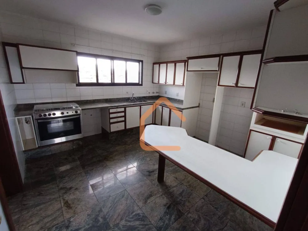 Apartamento, 3 quartos, 227 m² - Foto 1