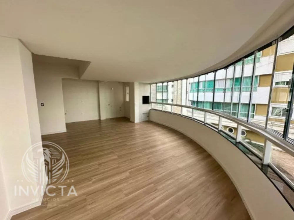 Apartamento à venda com 4 quartos, 201m² - Foto 1