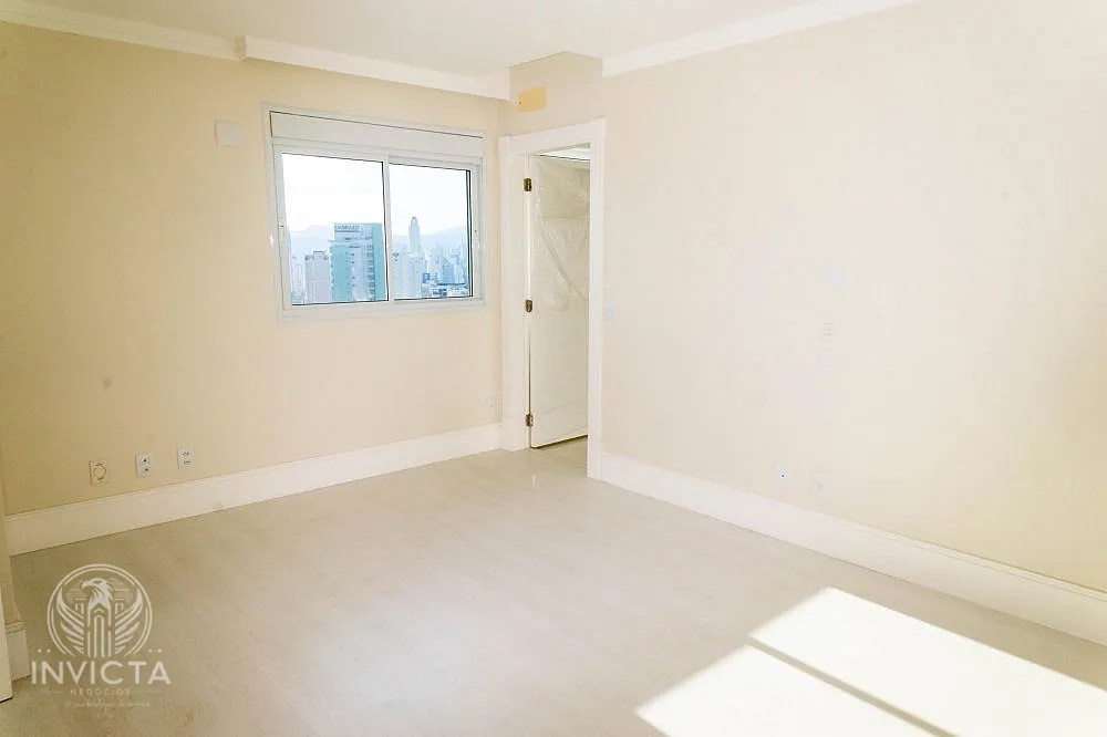 Cobertura, 3 quartos, 246 m² - Foto 4