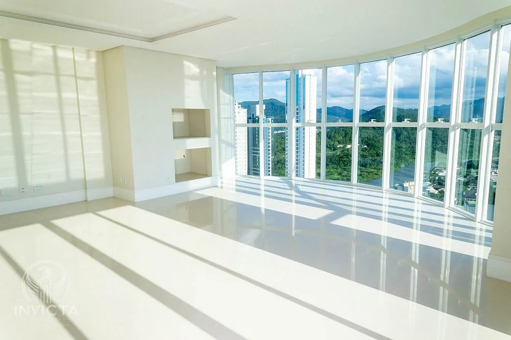 Cobertura, 3 quartos, 246 m² - Foto 1