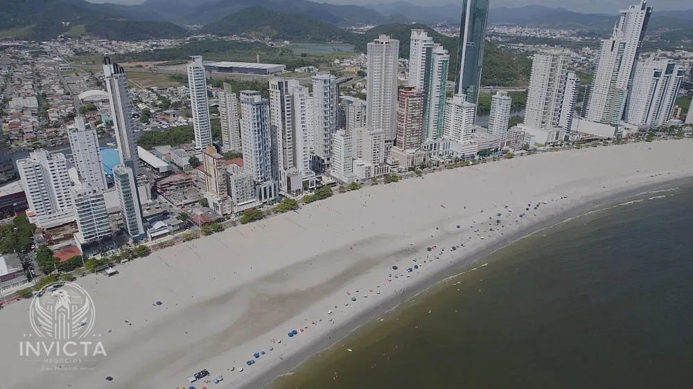 Apartamento, 3 quartos, 260 m² - Foto 1