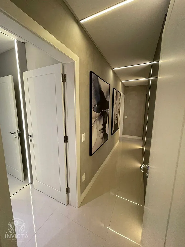 Cobertura, 3 quartos, 240 m² - Foto 4