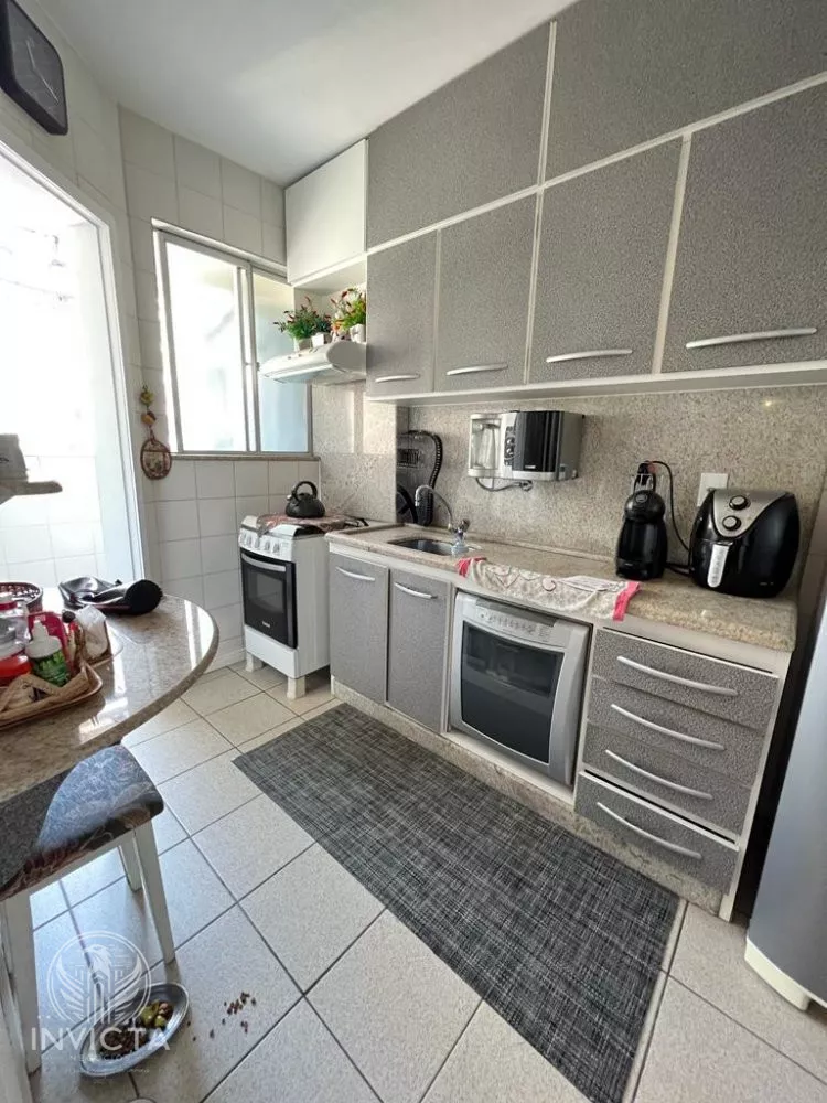 Apartamento à venda com 2 quartos, 70m² - Foto 3