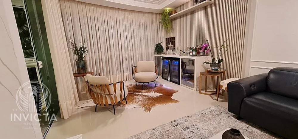 Apartamento, 3 quartos, 196 m² - Foto 1