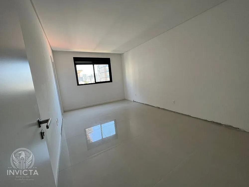 Apartamento, 3 quartos, 152 m² - Foto 2