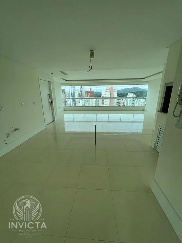 Apartamento, 3 quartos, 130 m² - Foto 1