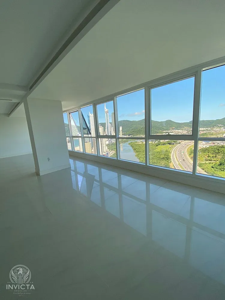 Apartamento, 4 quartos, 221 m² - Foto 1