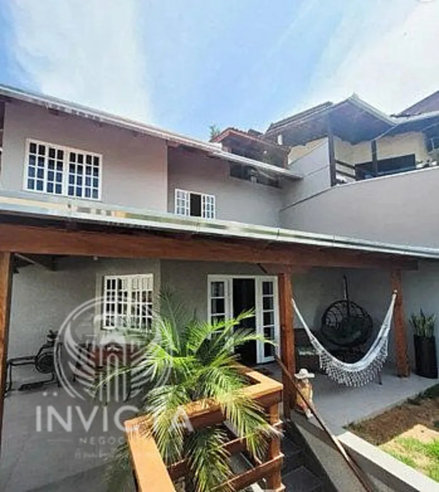 Casa, 3 quartos, 178 m² - Foto 1