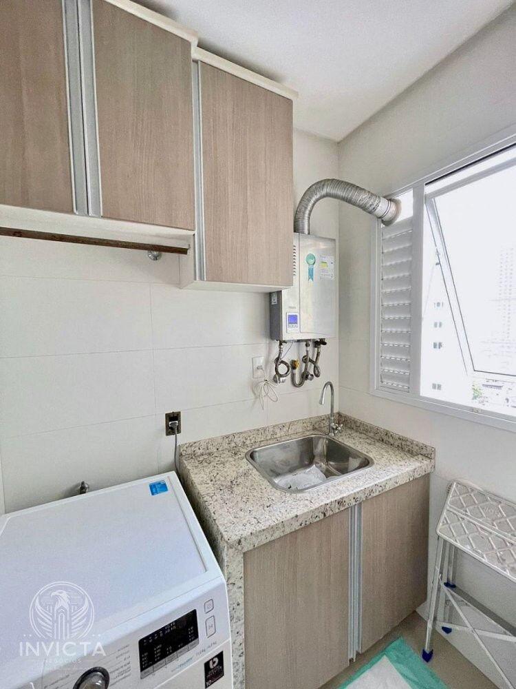Apartamento à venda com 3 quartos, 140m² - Foto 4