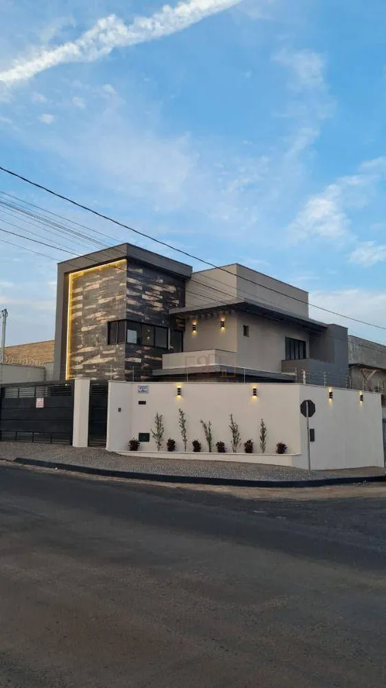 Sobrado, 3 quartos, 179 m² - Foto 2