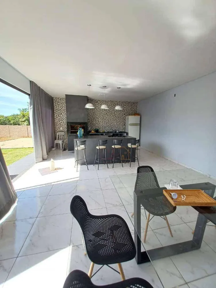 Chácara, 3 quartos, 1820 m² - Foto 1