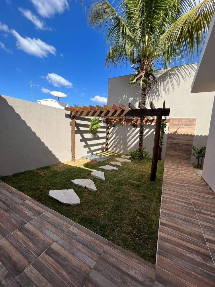 Casa, 3 quartos, 245 m² - Foto 1
