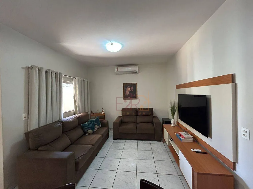 Casa, 3 quartos, 230 m² - Foto 2