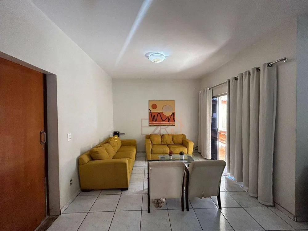 Casa, 3 quartos, 230 m² - Foto 1
