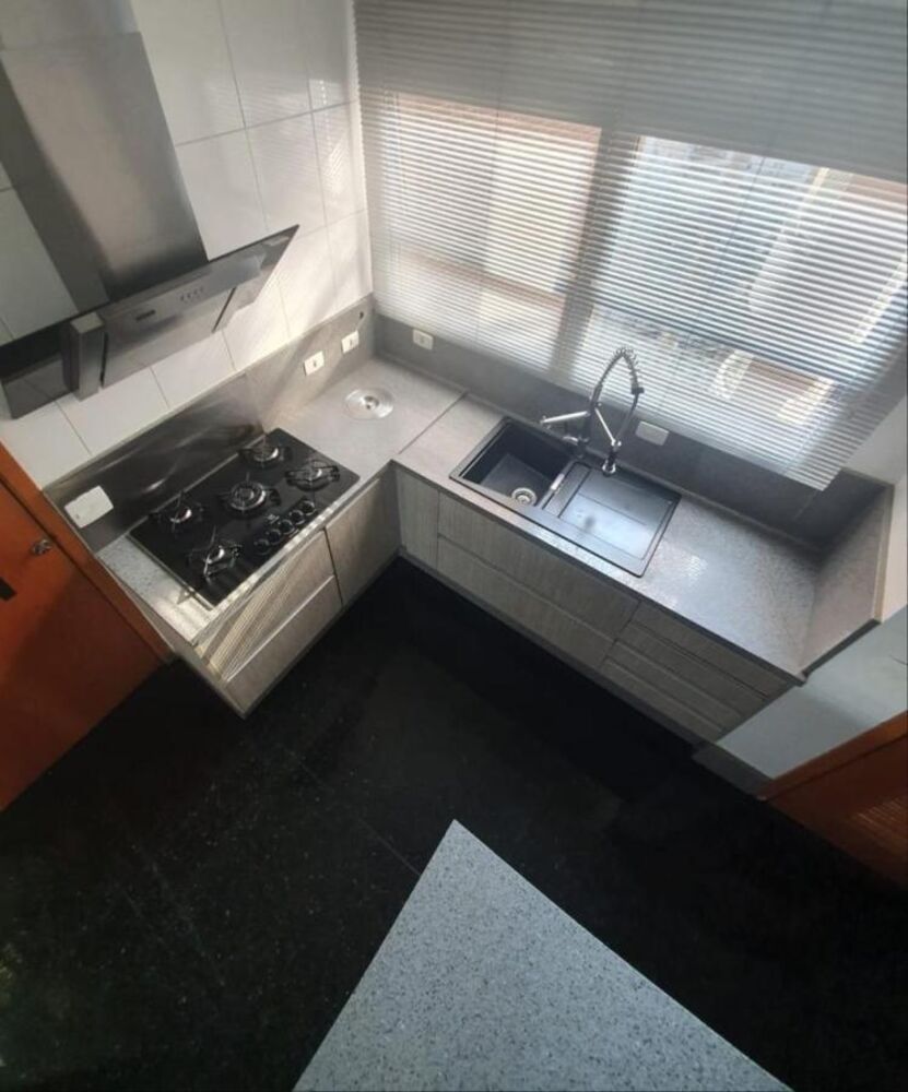Apartamento à venda com 3 quartos, 202m² - Foto 7