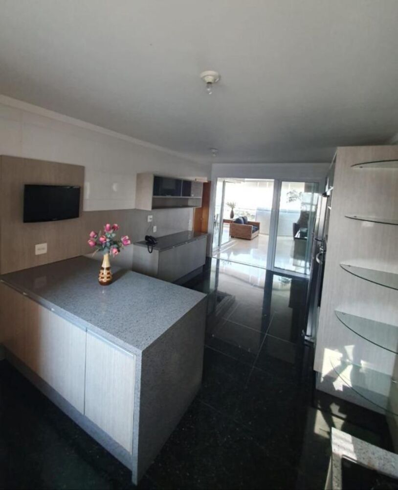 Apartamento à venda com 3 quartos, 202m² - Foto 11