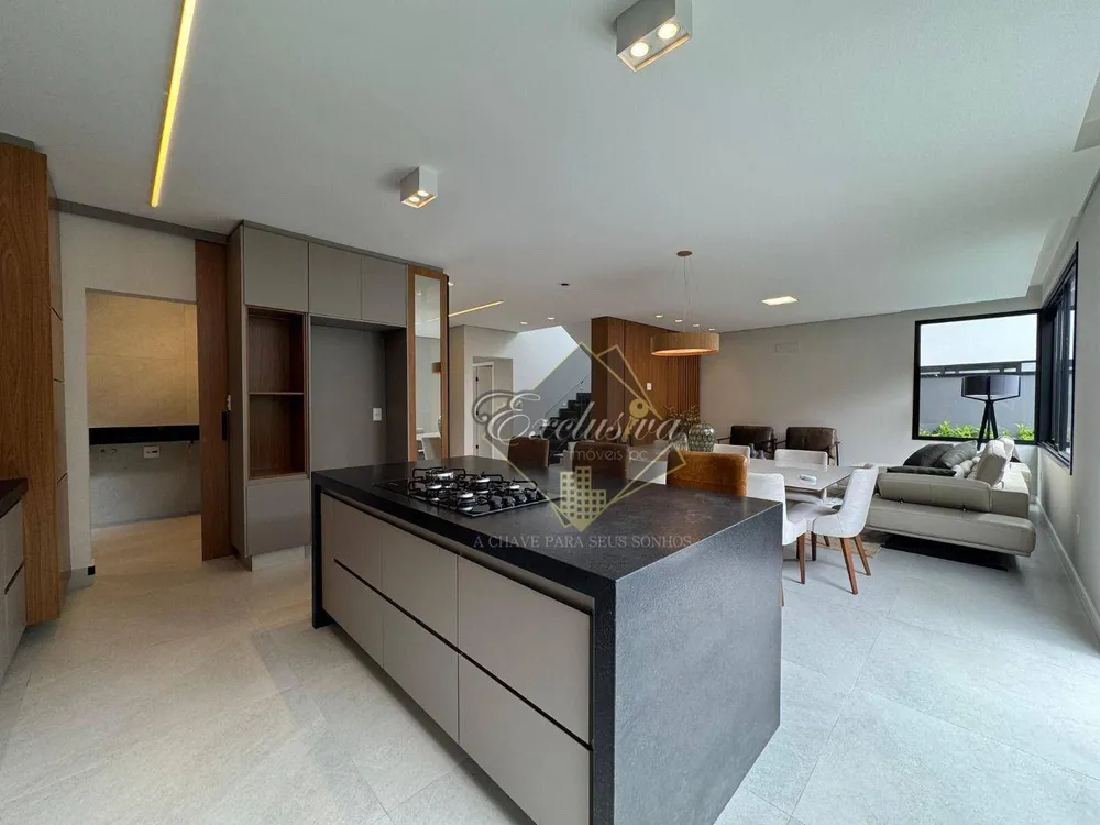 Casa, 3 quartos, 247 m² - Foto 2