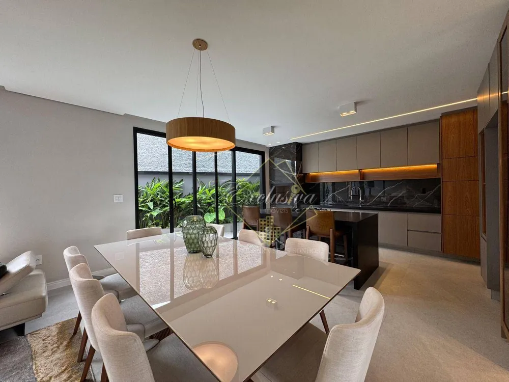 Casa, 3 quartos, 247 m² - Foto 1